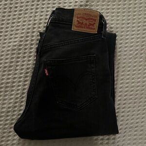 Levi’s Ribcage Straight Ankle Jeans